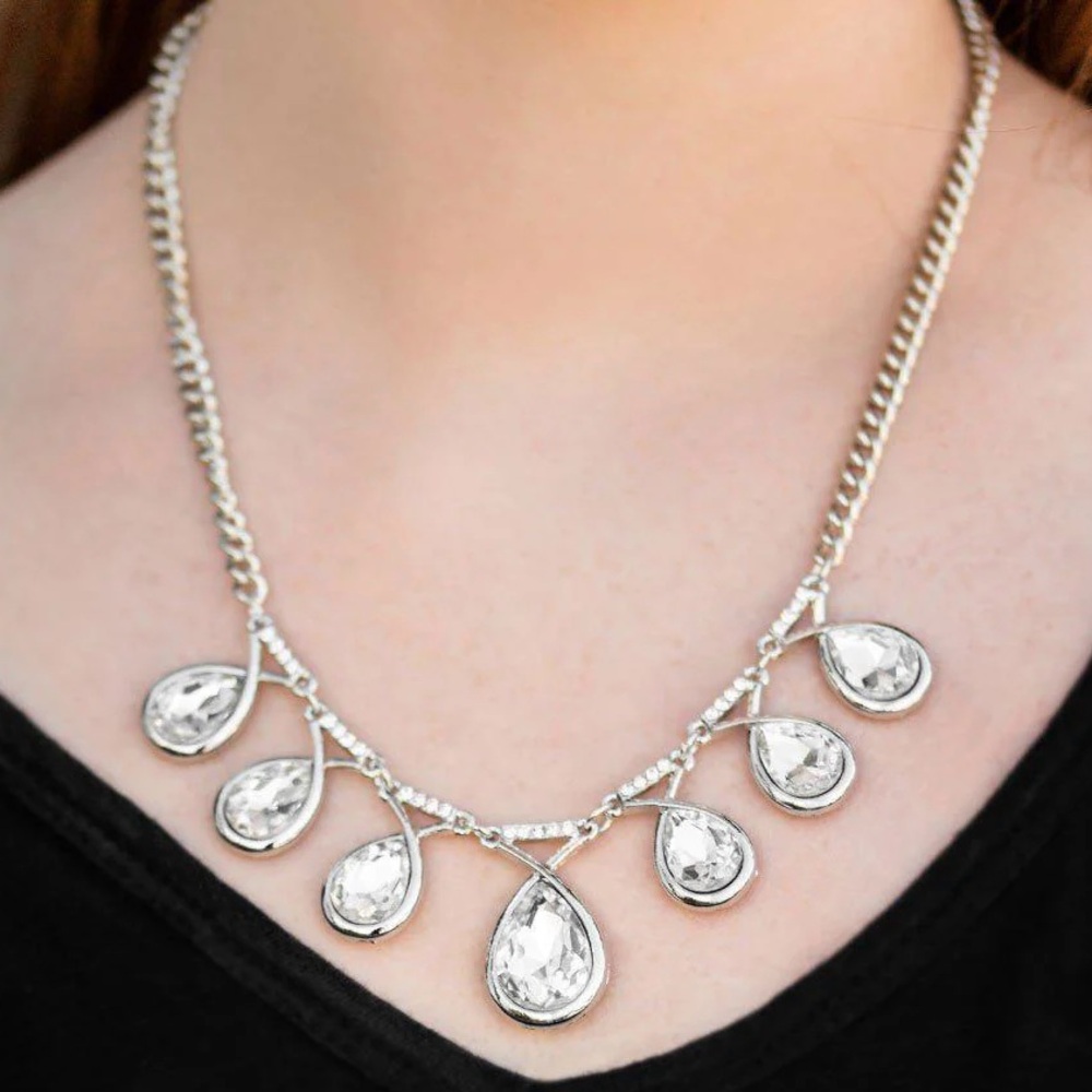 Paparazzi teardrop crystal Necklace Love at FIERCE Sight silver toned nWOT
